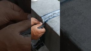 Гидроизолируем стык металлического открытия парапета