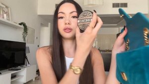 ЧТО ЛЕЖИТ В МОЕЙ СУМКЕ/БЕЗ ЧЕГО Я НЕ ВЫХОЖУ ИЗ ДОМА/ЛЮБИМЫЕ ДУХИ