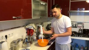 КАК ПРИГОТОВИТЬ ОМЛЕТ НА СКОВОРОДЕ С МОЛОКОМ И КОЛБАСОЙ