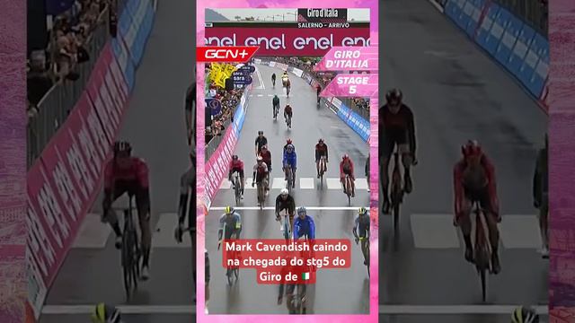 Mark Cavendish caindo no Stg5 do Giro de 🇮🇹