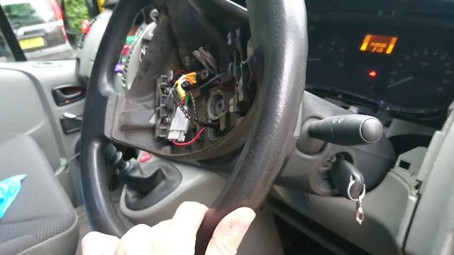 Как снять руль виваро Vauxhall Vivaro / Renault Trafic / Nissan Primastar Power Steering Pump Problem 