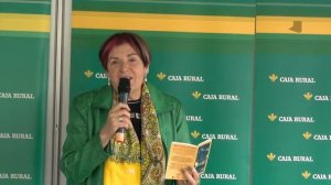 Mariasun Landa. «Mikro-ipuinak 2013-2014» liburuaren aurkezpenean