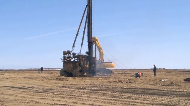 Стройка. Забивка свай. Вечномерзлые грунты. Бурение смотреть онлайн