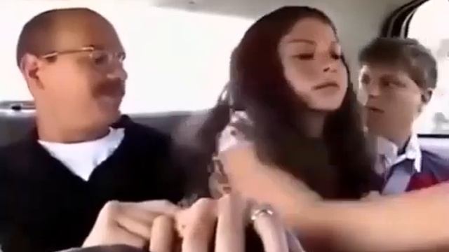 сядь на колени к брату смотреть онлайн