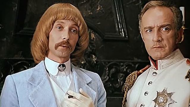 Ваше высочество... о, Господи. То-то я смотрю... усы клееные. — Что вы себе позволяете? смотреть онлайн