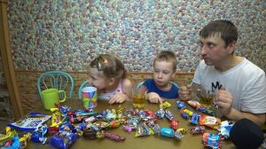 МУКБАНГ КОНФЕТЫ ИЗ НОВОГОДНИХ ПОДАРКОВ | MUKBANG CANDY FROM NEW YEAR'S GIFTS candies #мукбанг