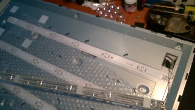 LC320DUE (FG)(A4) Разборка дисплея телевизора LG 32LB582V-ZG смотреть онлайн