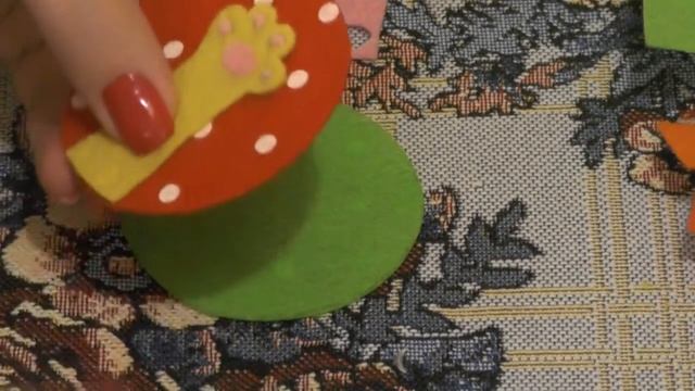 Лапка котика из фетра (новогодний шар на елку). 26 урок. Елочные игрушки из фетра