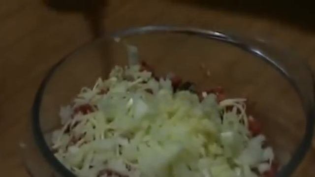 Фаршированные шампиньоны или как приготовить вкусную закуску из грибов.