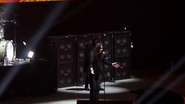 Black Sabbath - "War Pigs" - Oracle Arena, Oakland Ca - Sep 15, 2016 смотреть онлайн