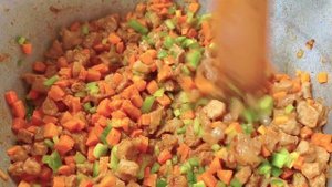 Быстрое блюдо из мяса. Первое и второе блюдо одновременно. Берём любое мясо и готовим на всю семью.