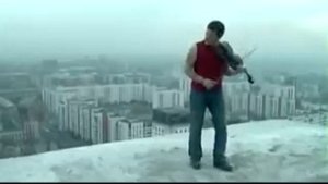 Степан Мезенцев скрипач импровизатор из Барнаула