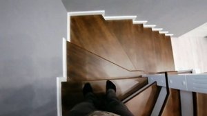 Лестница с поворотом на 180 через забежные ступени