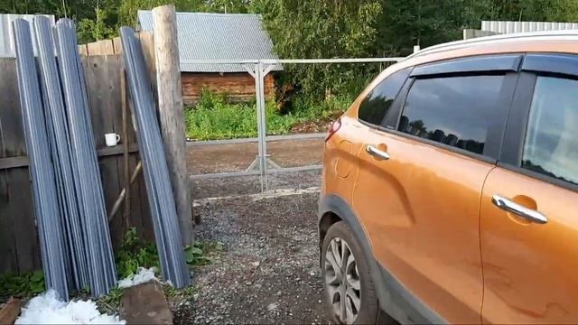 Забор из профнастила и евроштакетника с калиткой и воротами/Демонтаж старого забора