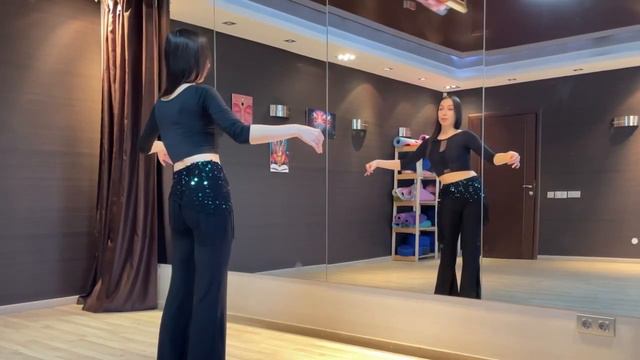 ОСНОВНЫЕ ЭЛЕМЕНТЫ BELLYDANCE #1урок (оттяжки) Восточные танцы для начинающих с 0