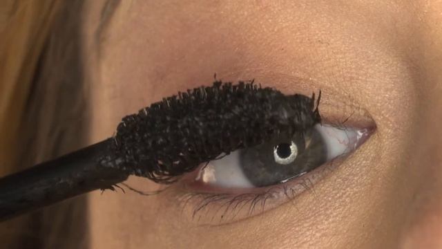 How to apply our Mascara Revoluption смотреть онлайн