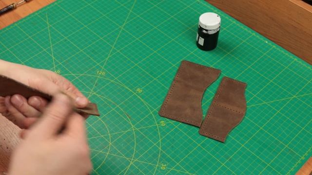 Обложка на паспорт из кожи своими руками + выкройка / Leather passport cover DIY + pattern