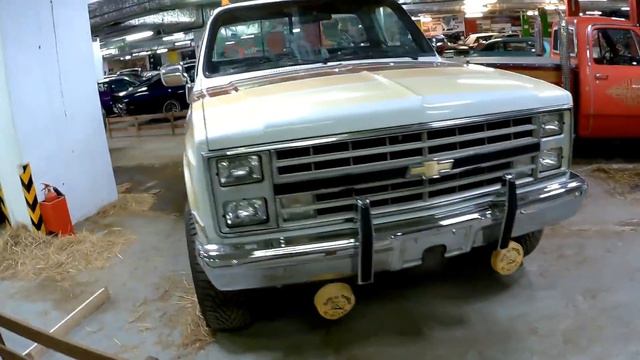 Ретро выставка. Масл кары жиги мерседесы мустанг и все такое . Будни РКЖП