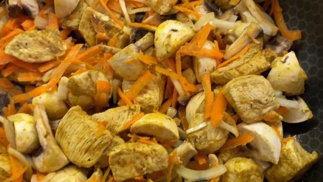 Солянка с грибами и пекинской капустой