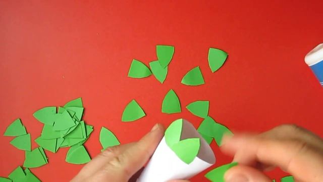 ЕЛОЧКА из Бумаги Своими Руками - легкая Новогодняя поделка для детей смотреть онлайн