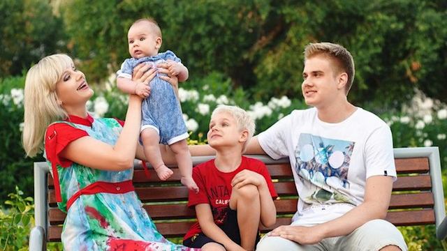 Мальчики-красавчики! Голубоглазые сыновья певицы Натали умилили фанаток: мамино счастье и гордость смотреть онлайн