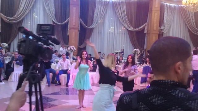 Армянская свадьба - Танец сестер смотреть онлайн