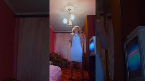 Долгою зимой и чистою весной, -было очень плохо без тебя одной