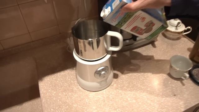 Как сделать домашний кофе капучино за 3 минуты. Капучинатор.
