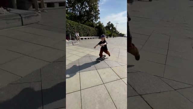 Small skateboarder ??? #reg #reels #5yearsold #kids #skateboarding #legend #Summer #motivation