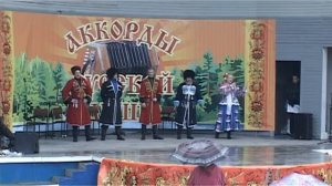 ансамбль "ЖИВАЯ РУСЬ", песня "ЛЮБО, БРАТЦЫ, ЛЮБО!"