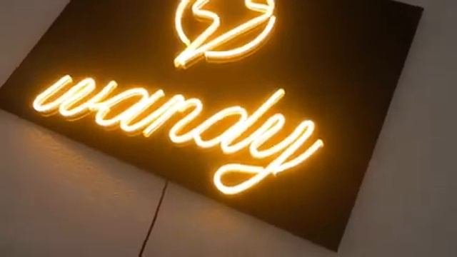 Неоновая вывеска Wandy