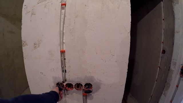 Электромонтаж ЖК Новое Пушкино. Электропроводка по полу. смотреть онлайн