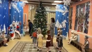 Танец лесных зверей на новгоднем утреннике в средней группе
