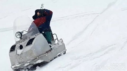 Как катать на снегоходе Буран )))