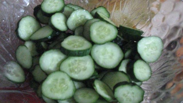 Салат с желтіми помидорами