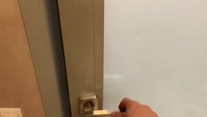 Электромагнитный замок на дверь в офис