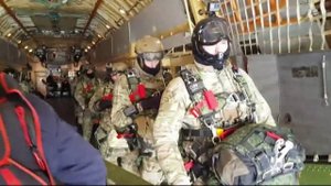 Десантирование группы спецназа из Ил-76