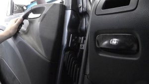 Mercedes Vito. Вывернуло ветром дверь. исправляем!