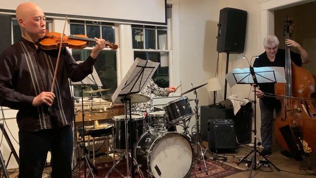 Jason Kao Hwang's Human Rites Trio смотреть онлайн