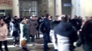 На вокзале в Днепропетровске спели легендарную «Катюшу»