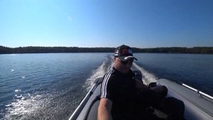 Лодка едет как по рельсам. Yamaha 9.9 и Флагман ДК 390 игла.