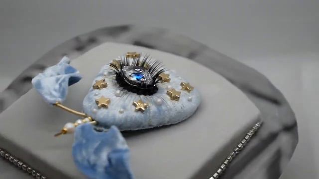 Бархатная брошь груша Всевидящее око смотреть онлайн