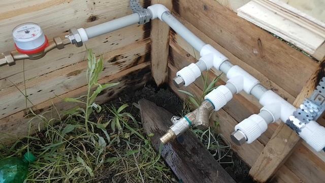 Вода на участок,установка счетчика.Своими руками.Деревенский парень смотреть онлайн