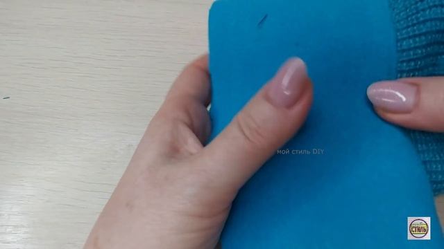 Смотрите какие у меня получились классные тапочки из старых вещей!Легкие, удобные, сидят как влитые!