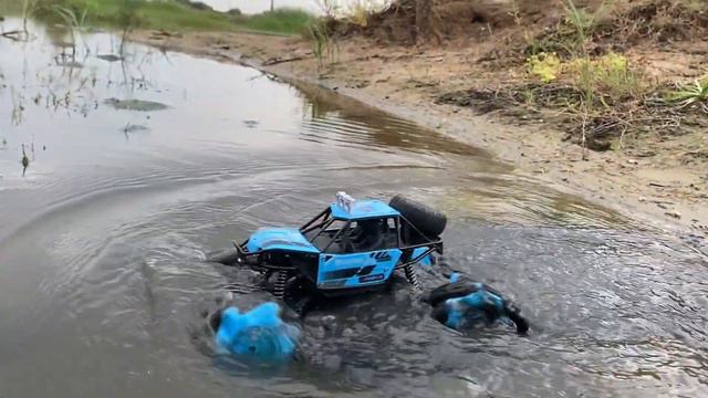 RC Stunt Car vs Rock Crawler | RC 4x4 Off Road Rock Crawler | RC Cars