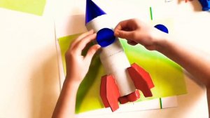 5 ИДЕЙ | Классные ПОДЕЛКИ ко Дню Космонавтики Своими руками Как сделать РАКЕТУ и Реалистичную Луну