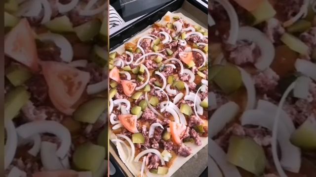 Пицца из слоёного теста ? #готовка #пицца #рецептынакаждыйдень #ДЕТИГОТОВЯТ #дети #выпечка
