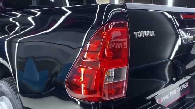 Toyota Hilux - плановое обслуживание коррекция защиты кузова. смотреть онлайн