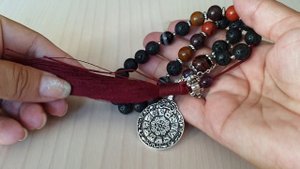 Буддийские четки из натуральных камней
