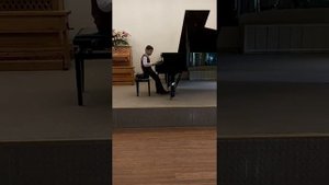 Оганесян Миро, ДМШ им. Р.М. Глиэра А.Парфенов "Восходит месяц над лугами",П.И. Чайковский "Мазурка"